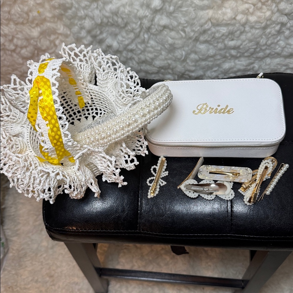 White and Yellow Crochet Women's bridal set. - Picture 7 of 10